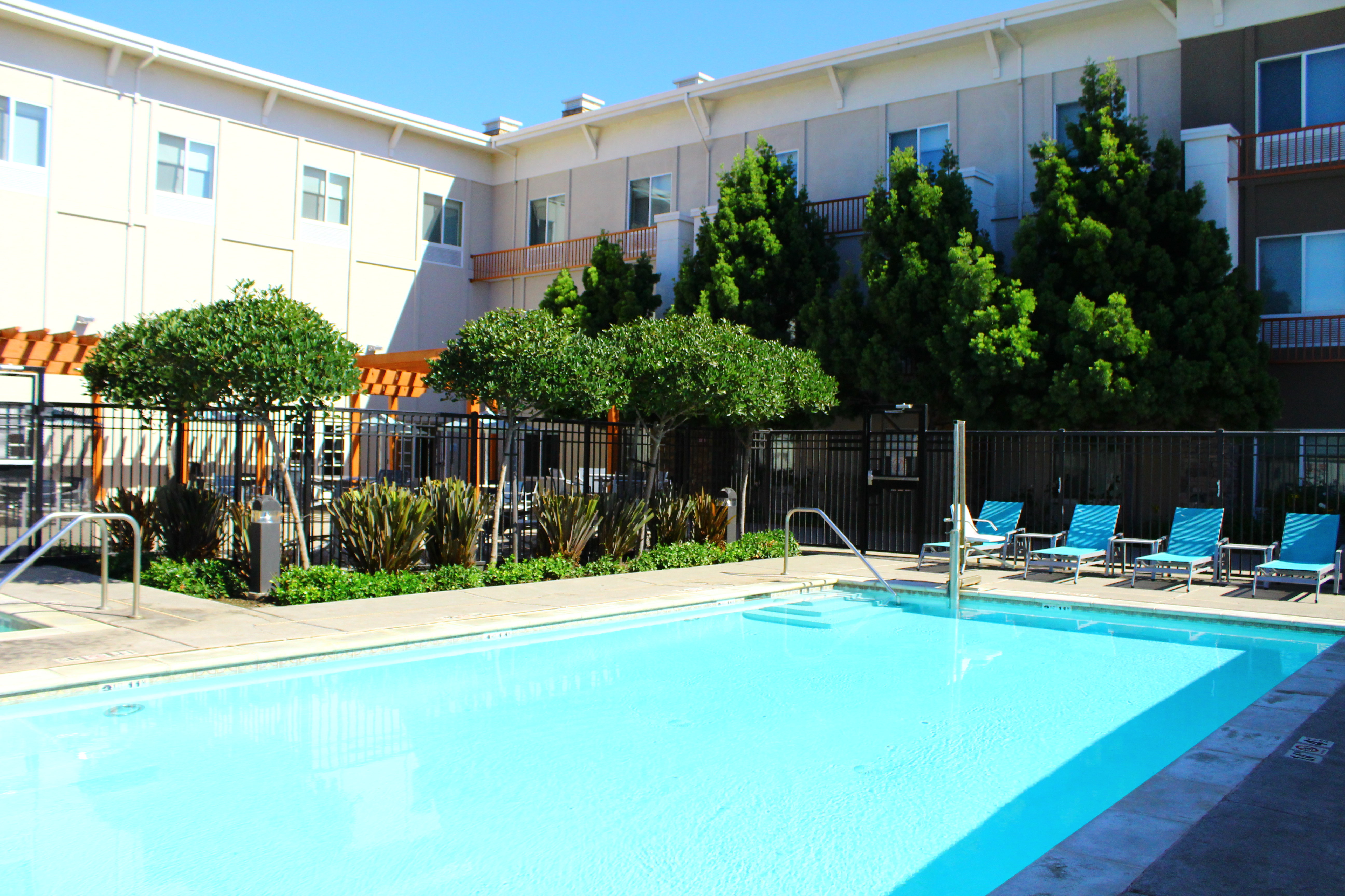 Holiday Inn Express Suites Napa Valley American Canyon 16/26
