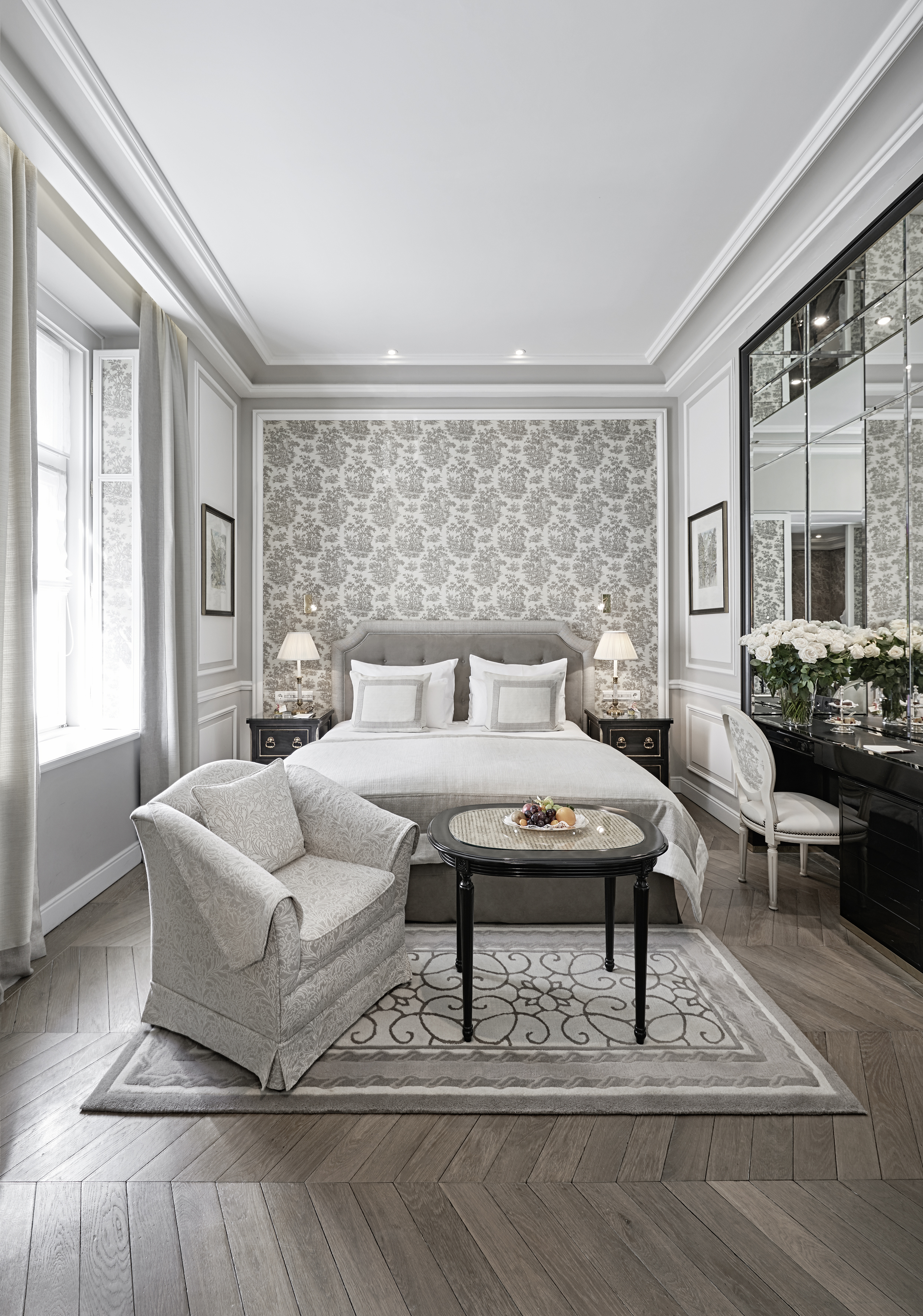 SIGNATURE, SUITE