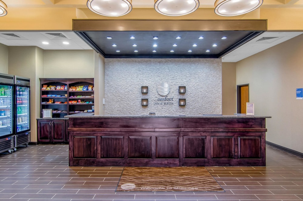 Comfort Inn & Suites Shawnee - Kansas City 4/28