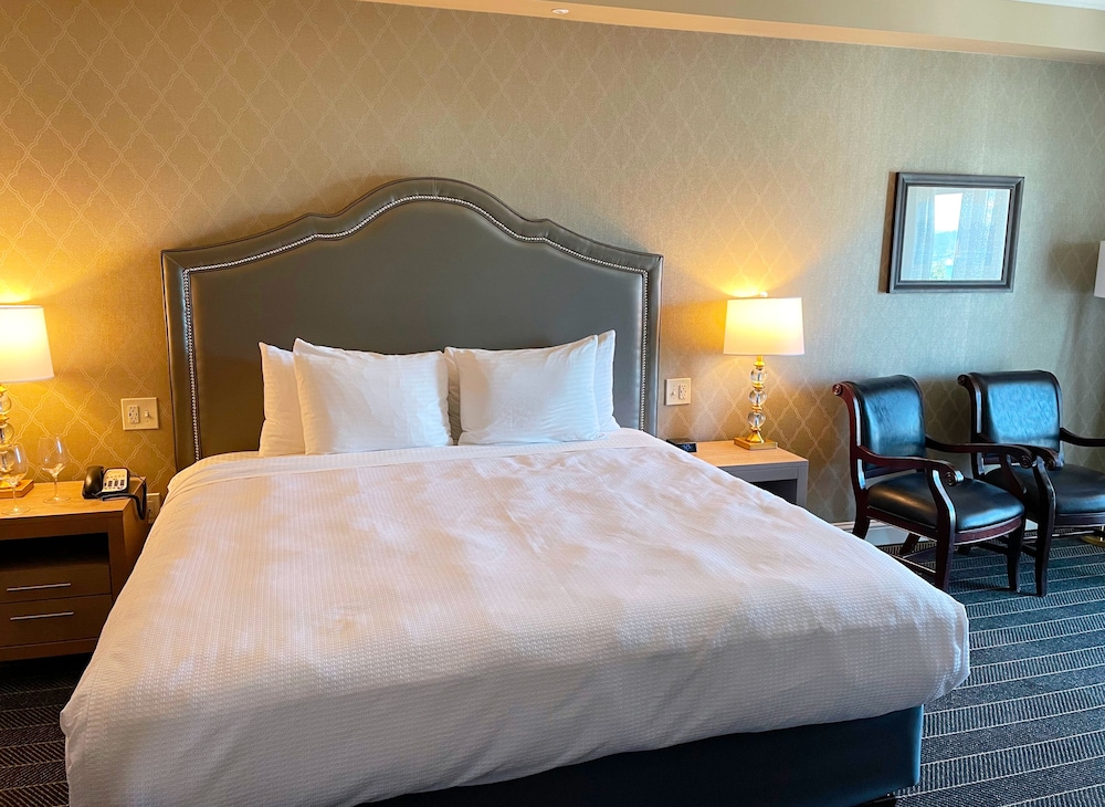 Majestic Inn & Spa 24/80