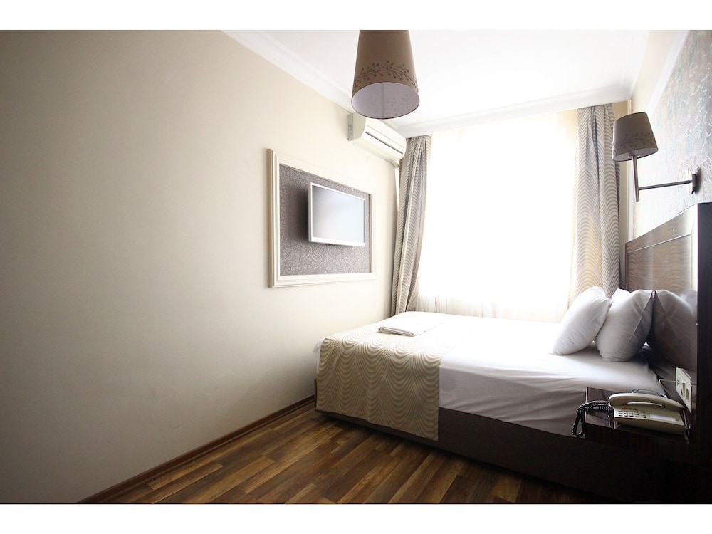STANDARD, DOUBLE BED