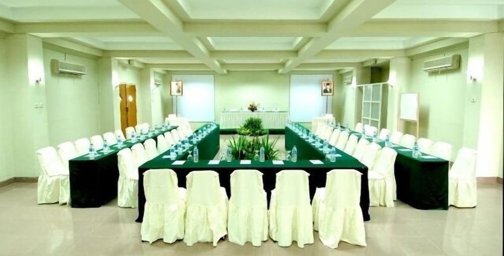 Lpp Convention Hotel Yogyakarta 35/37