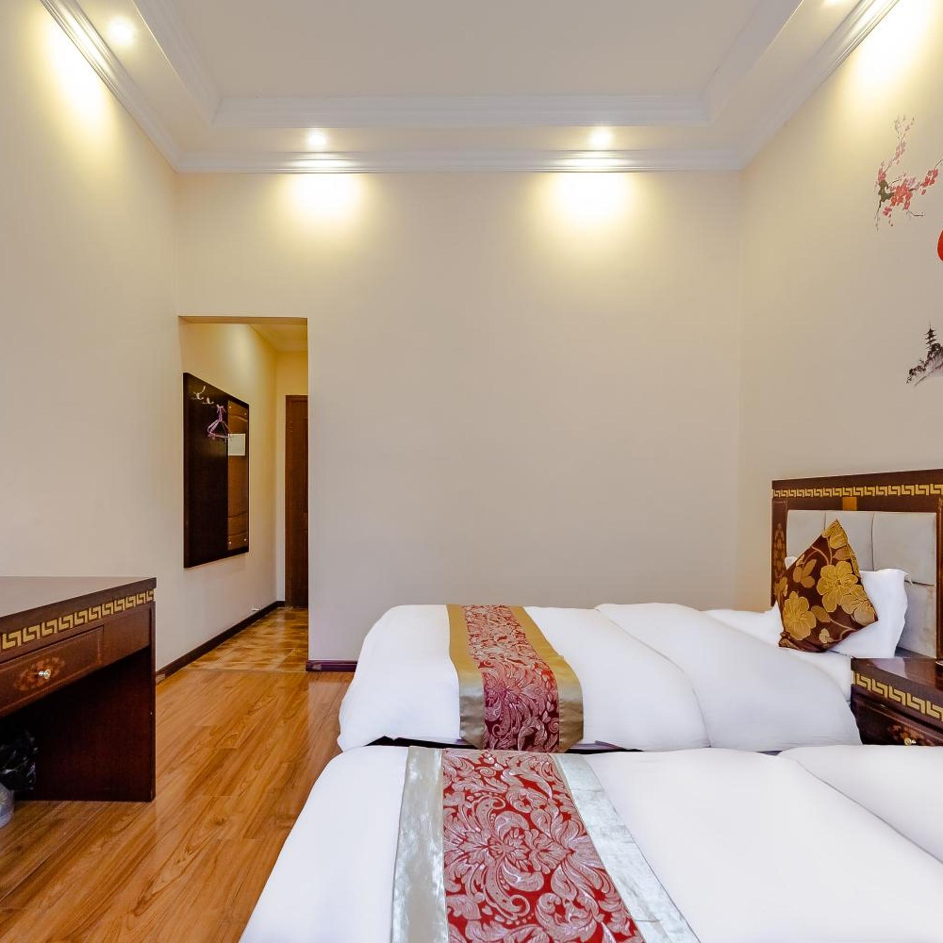 Holly Hostel 17/50