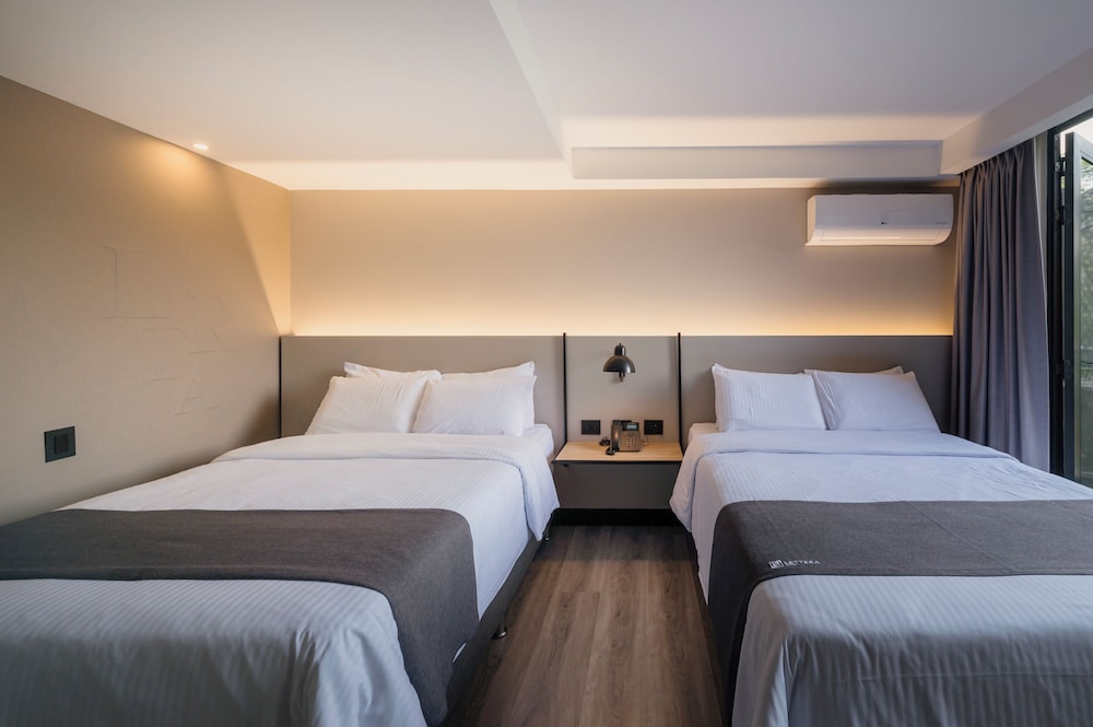 LETTERA HOTEL 12/50