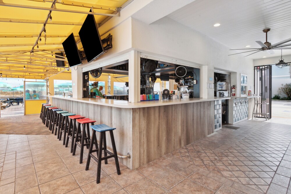 Seahorse Oceanfront Inn 36/50