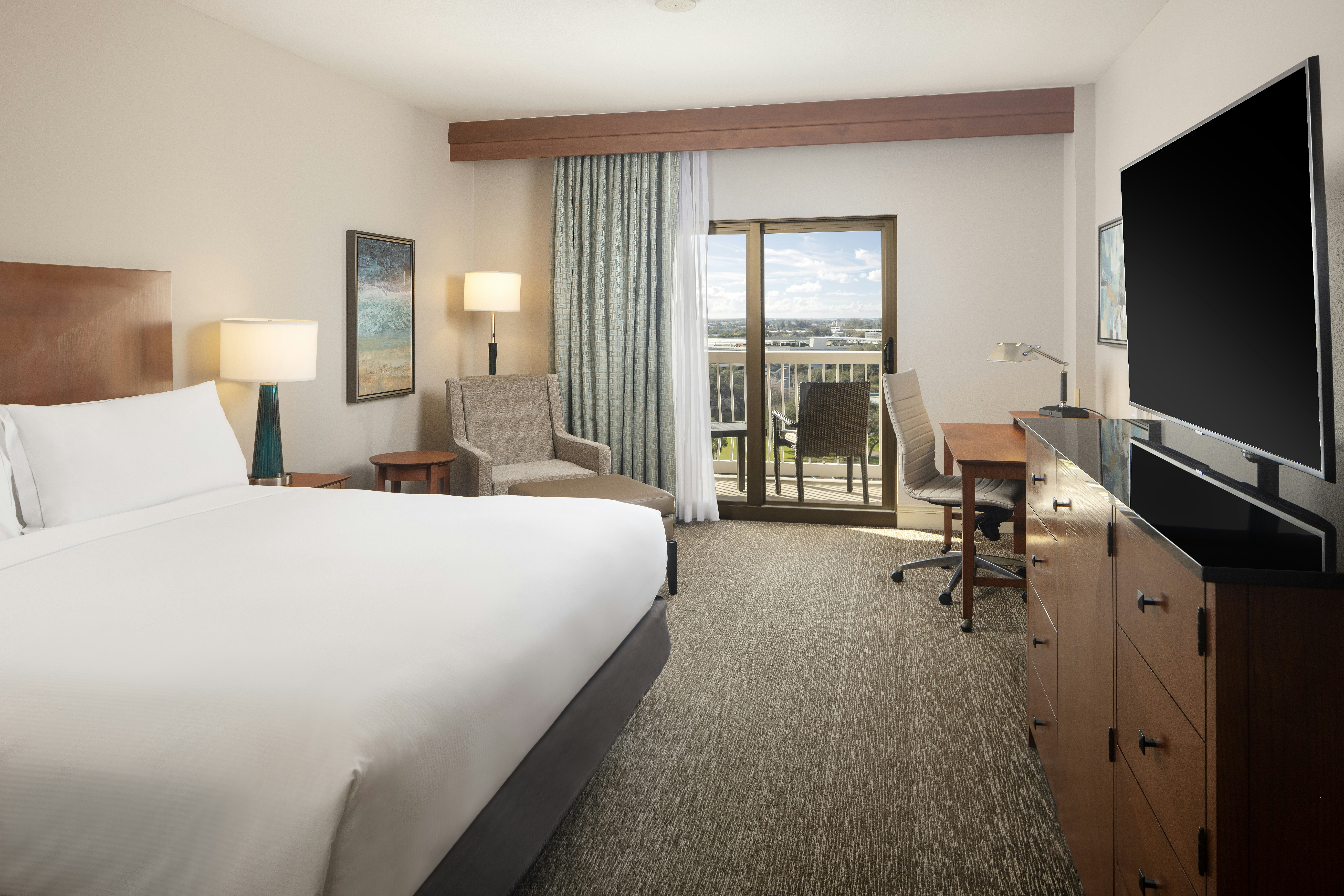 ROOM, KING BED, BALCONY