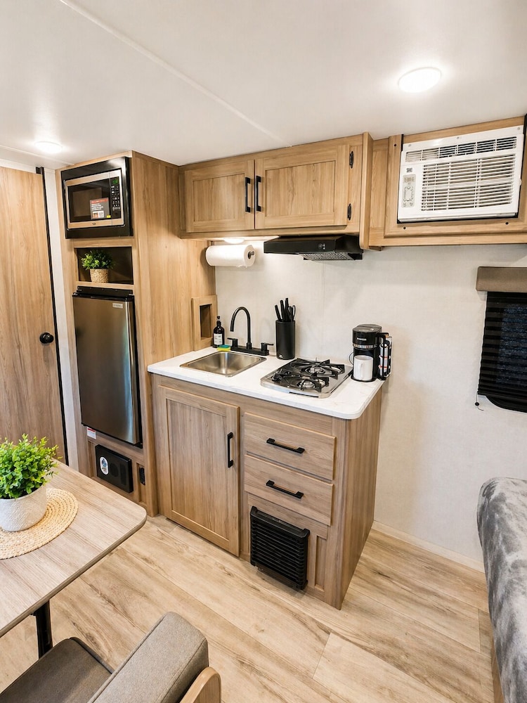 Grand Canyon RV Glamping 11/81