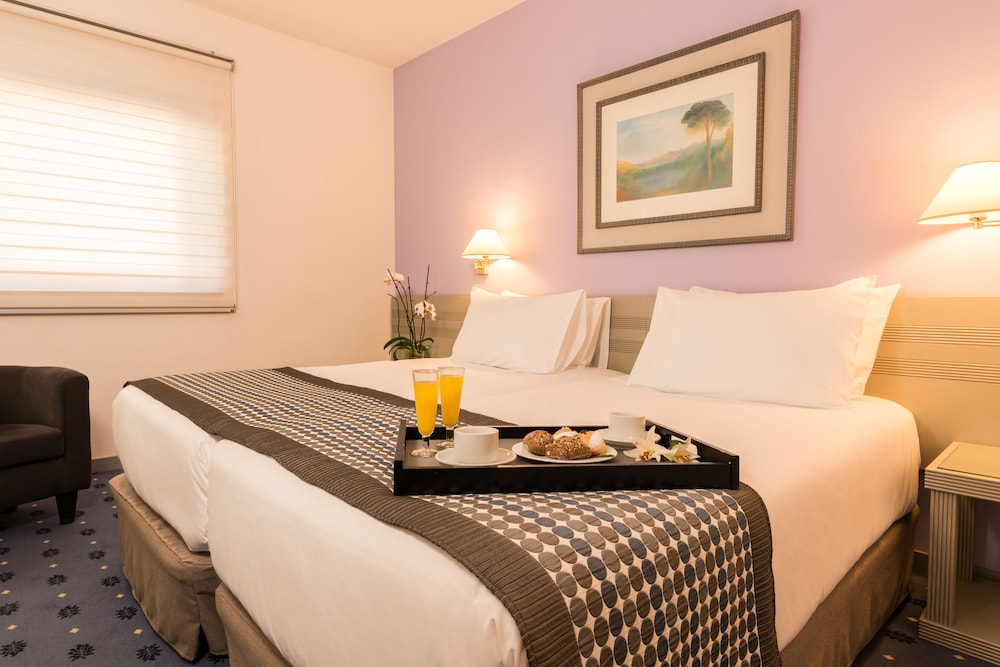Room, Single, Double Bed