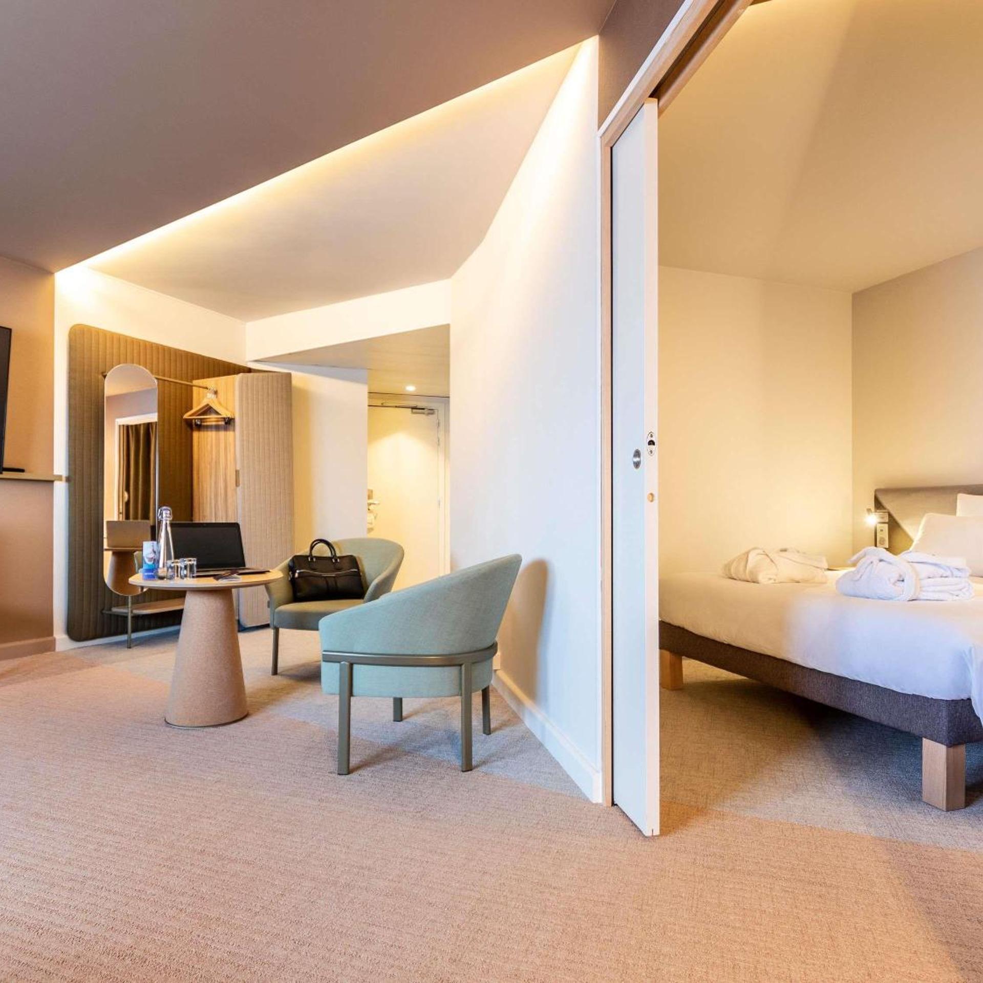جناح سوبيريور بسرير مزدوج مع أريكة، Novotel Paris Orly Rungis 3/5