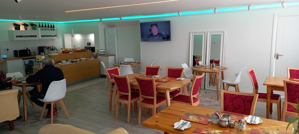Ivybridge Guest House 30/50