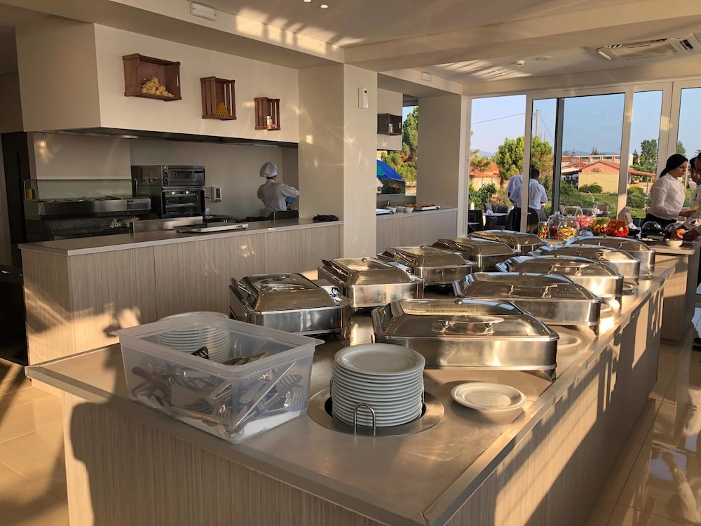 Golden Coast Resort 23/46
