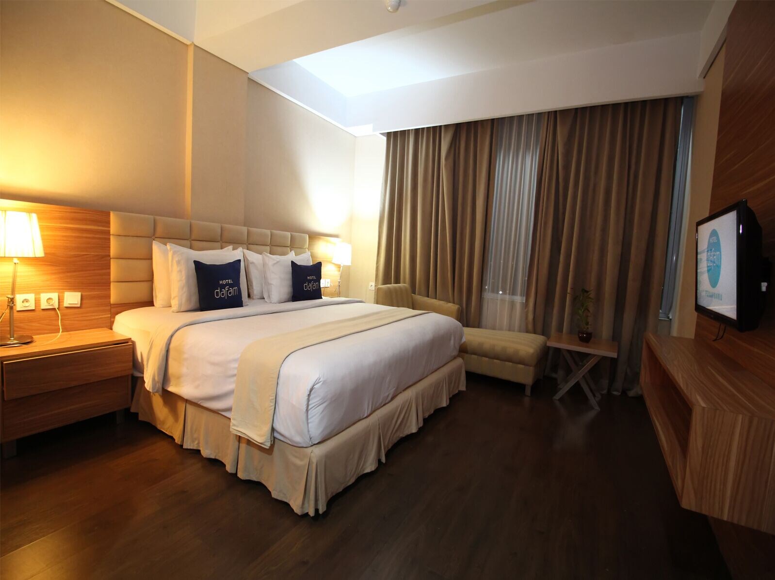 FAMILY, DOUBLE BED