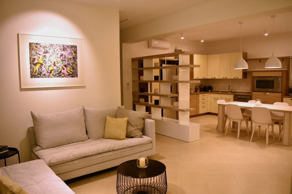 Gallery Suites Parga 24/46