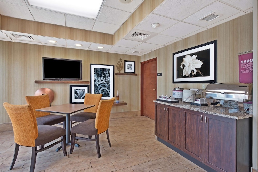 Hampton Inn Huntington/Barboursville 26/40