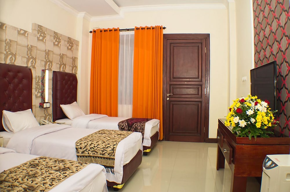 Grand City Batu Hotel 10/23