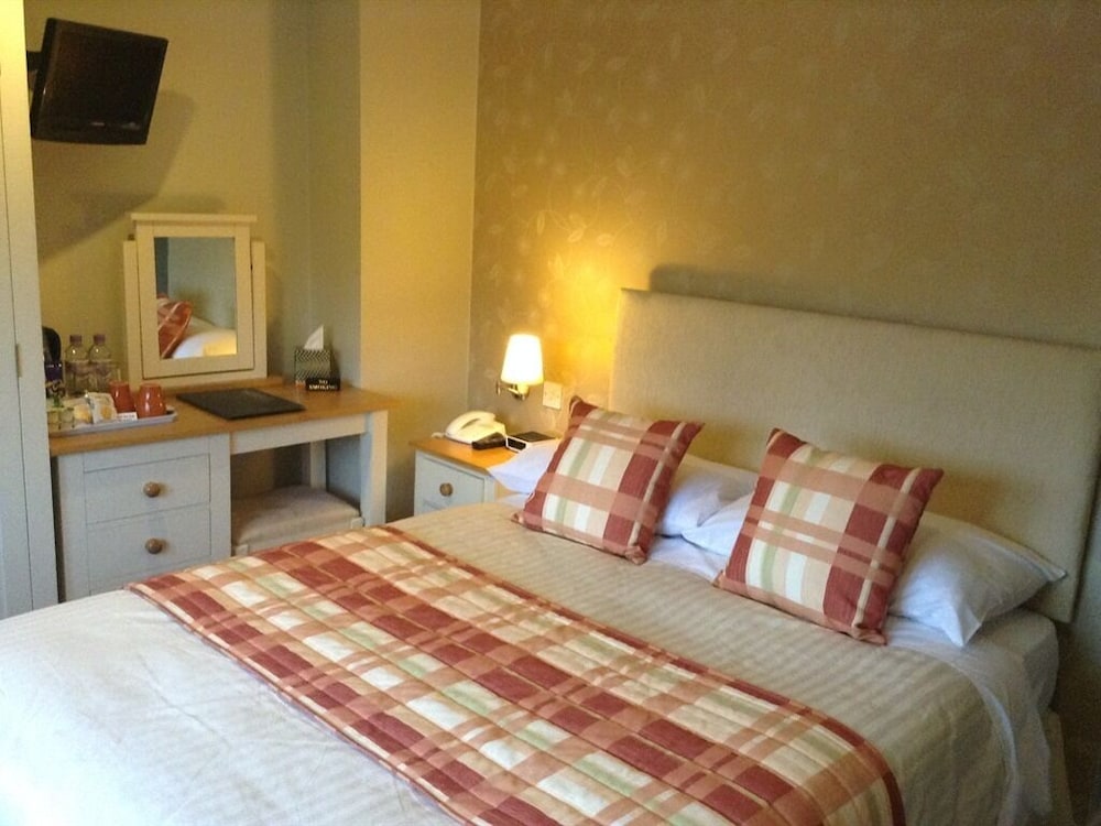 Marsham Arms Coaching Inn Hotel 20/65