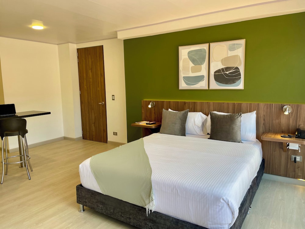 122 Plaza Apartahotel 18/56