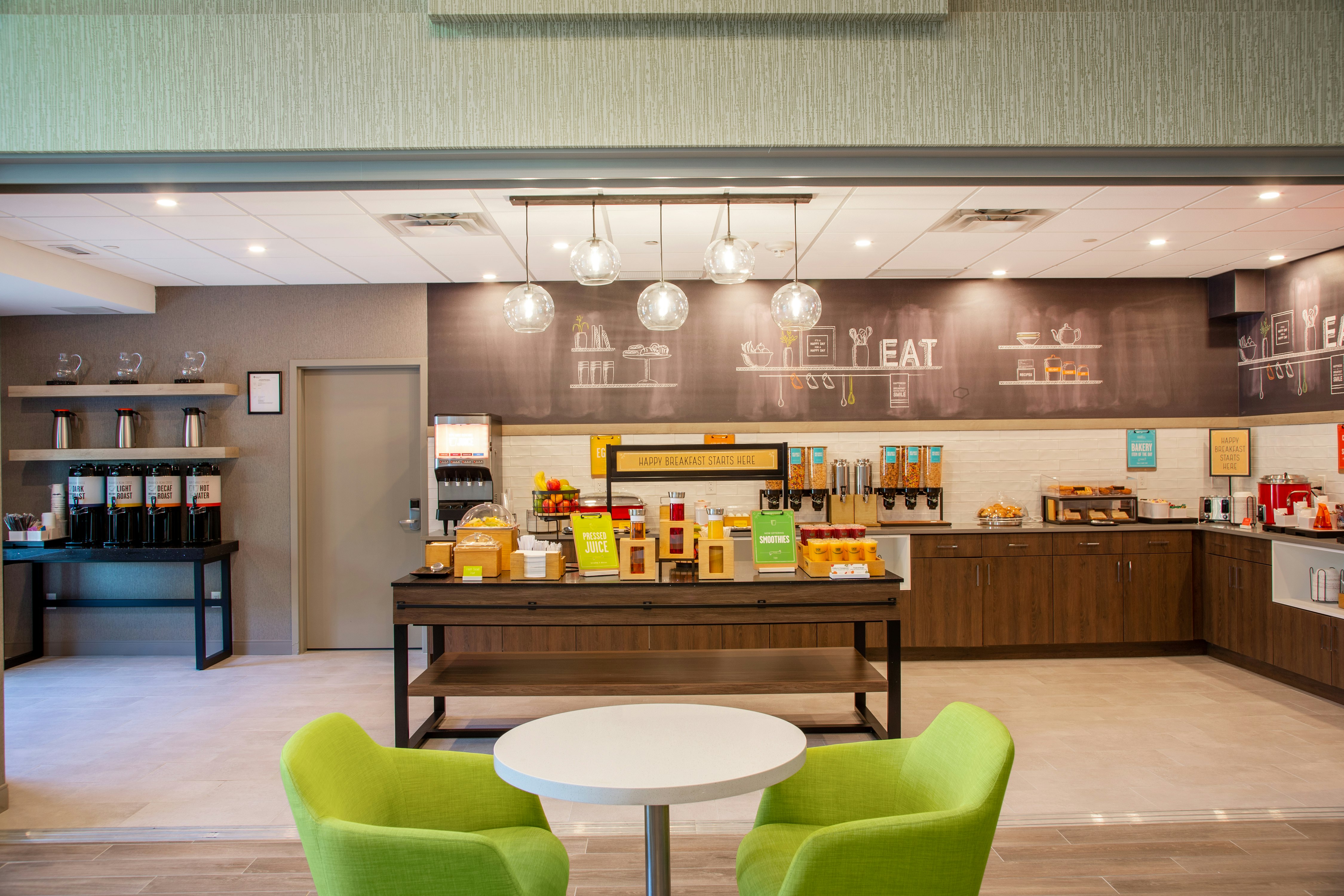 Hampton Inn and Suites Edmonton St. Albert, AB 13/24