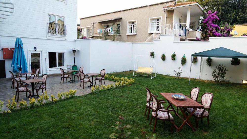 Petit Boutique Hotel 39/46