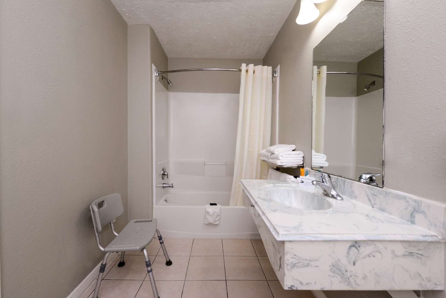 جناح بسرير كينج، Americas Best Value Inn & Suites Waller Prairie View 4/5