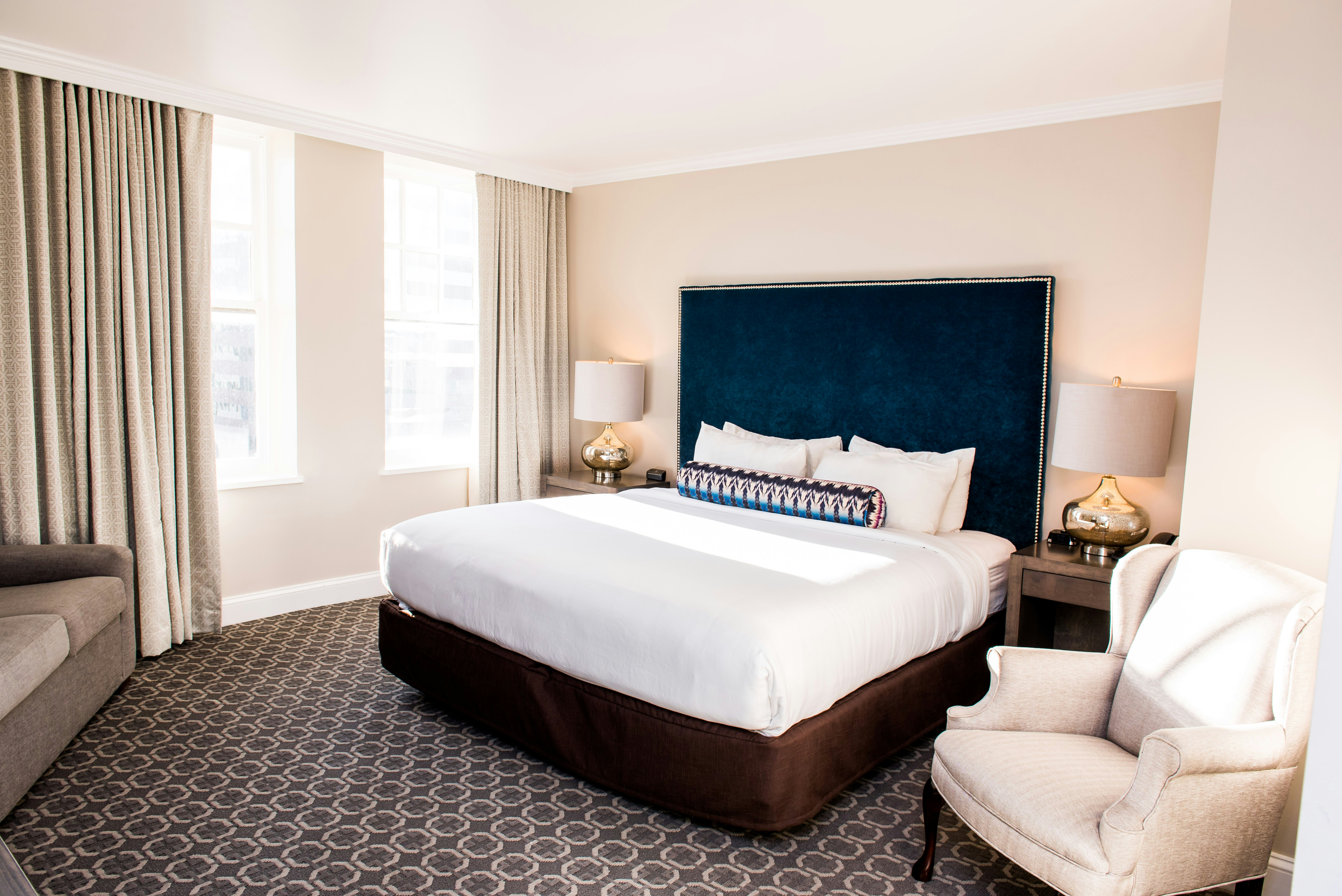 1 BEDROOM, SUITE, KING BED