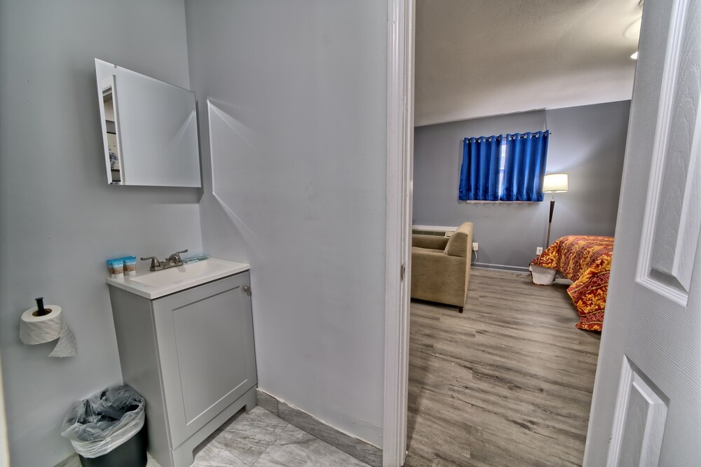 Aqua View Motel 55/55