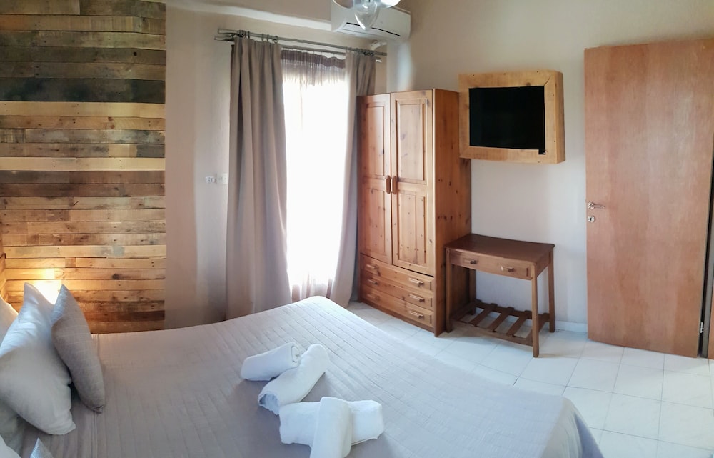 Anemos Hotel 7/59