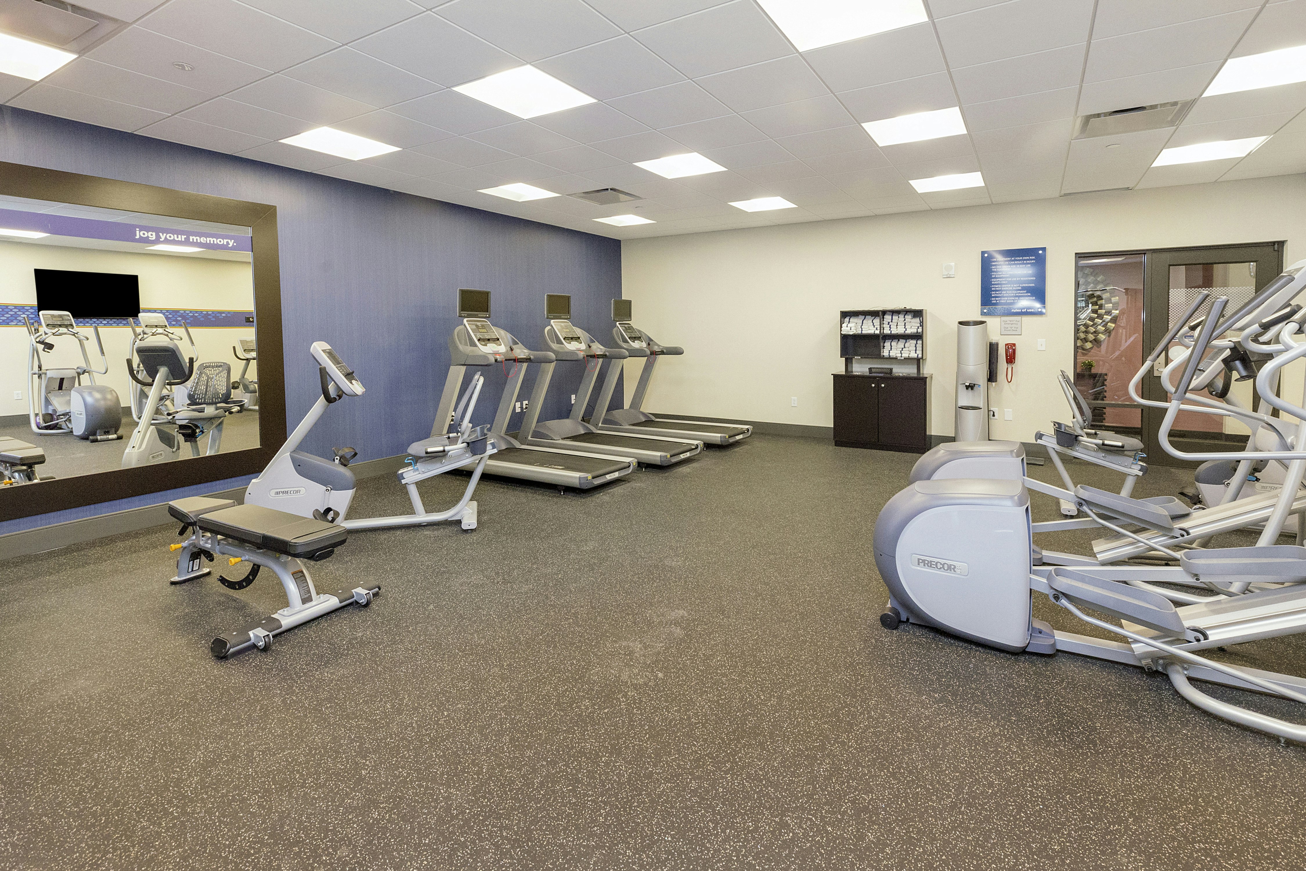 Hampton Inn & Suites Morgantown / University Town Centre 12/22