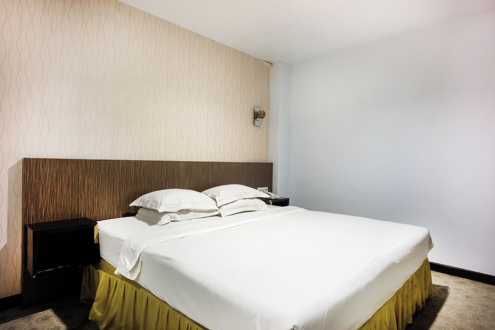 Hotel O Makassar near Losari Beach formerly Ocean View Hotel 6/21