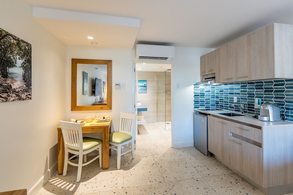 Amsterdam Manor Beach Resort 52/72