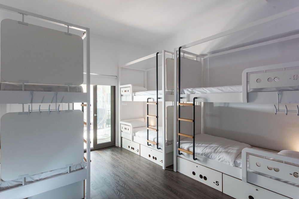 Cocoon City Hostel 23/50