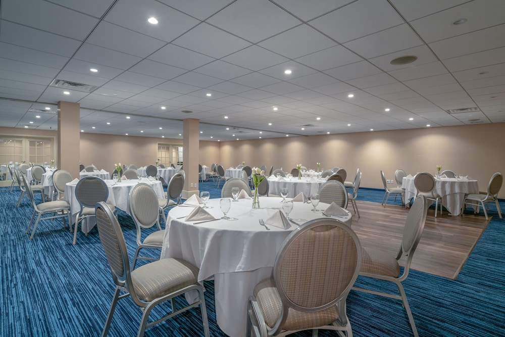 Holiday Inn Cape Cod - Hyannis 30/34