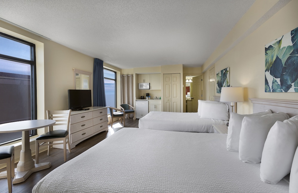 Beach Colony Resort 24/66
