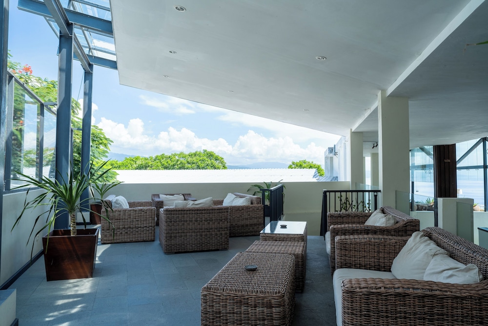 Estrella Hotel & Conference (ex Aston Luwuk) 23/49