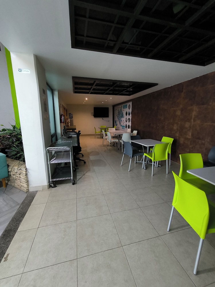 Hotel Brisas Express 25/48