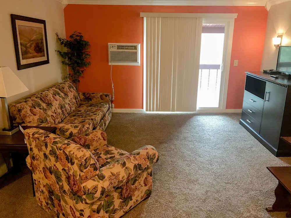Carriage House Country Club 26/50