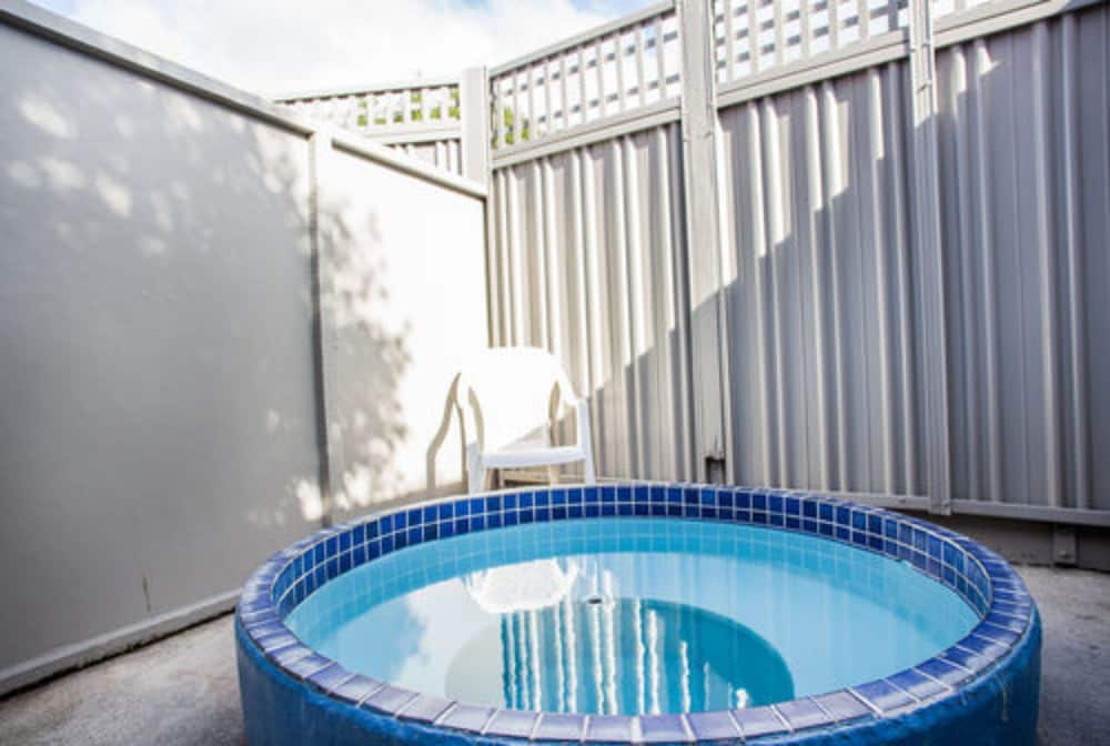 Bennetts Thermal Pools Motor Inn 26/44