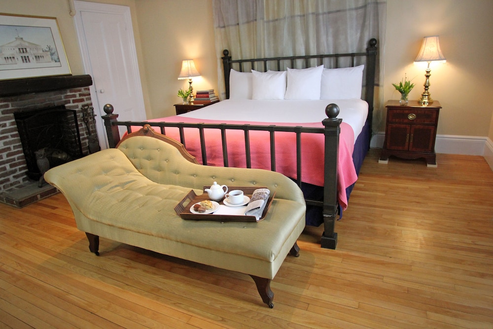 The Kennebunk Inn 18/50