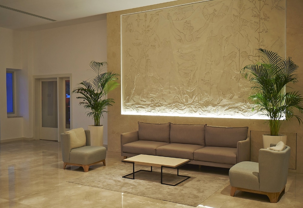 Sunrise Beach Hotel 20/45