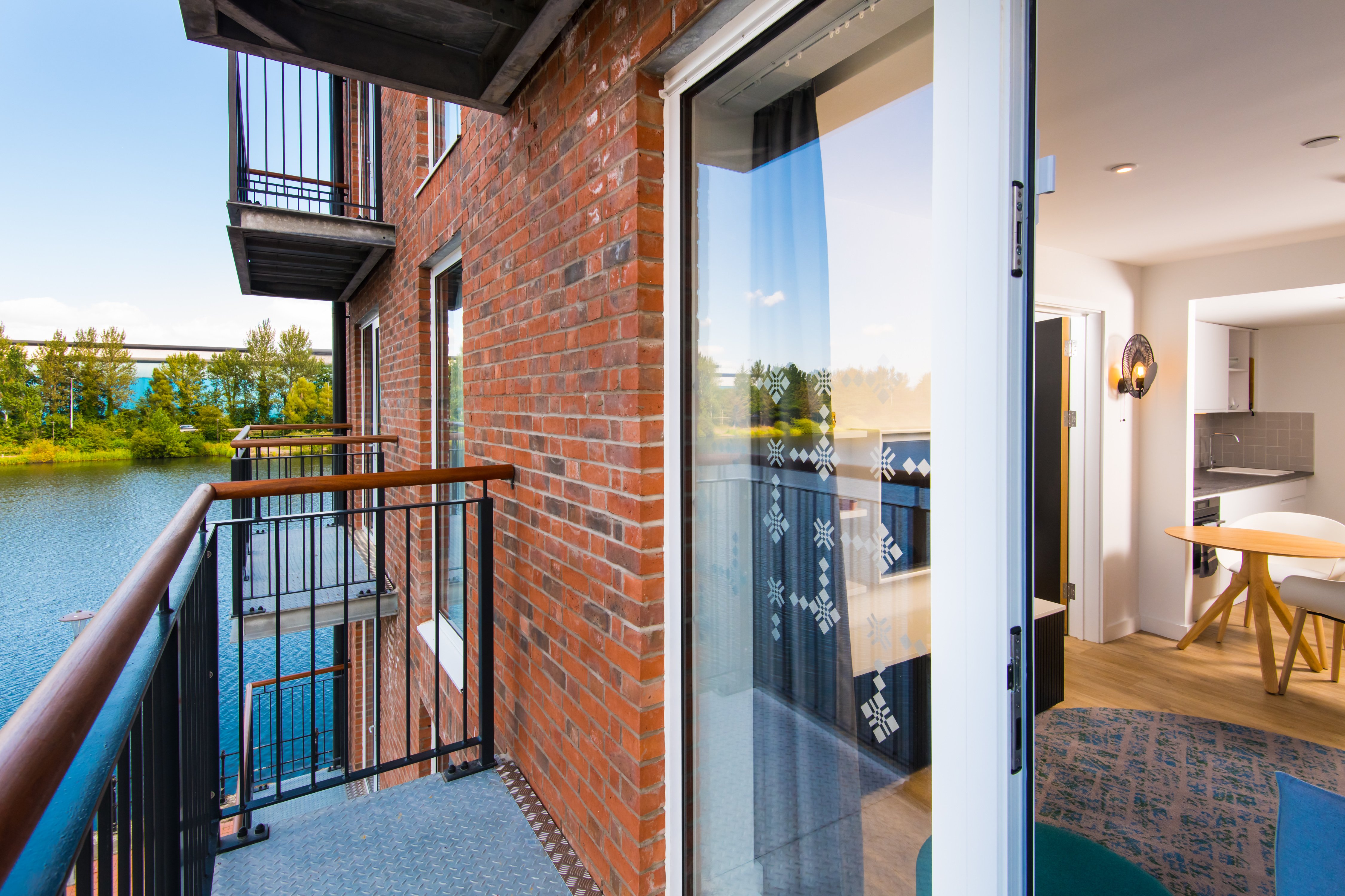 STAYBRIDGE SUITES CARDIFF 6/66