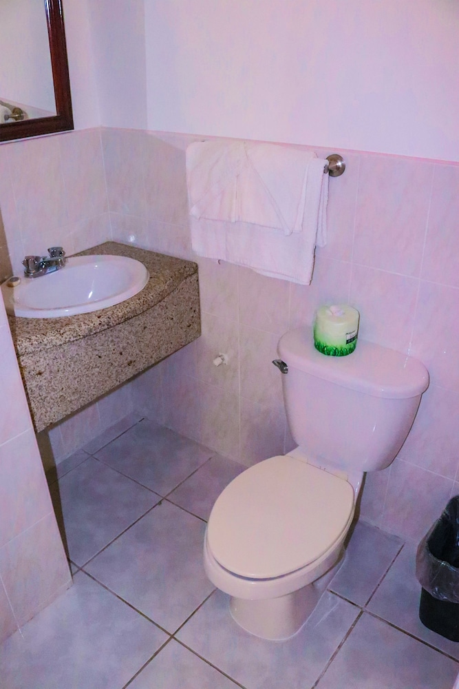 Pink Rock Bed & Breakfast 28/58