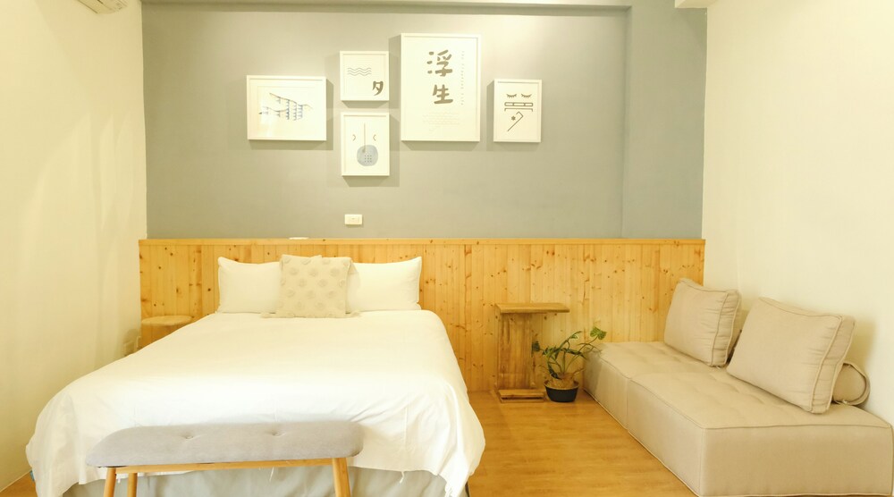 DELUXE, DOUBLE BED, BALCONY