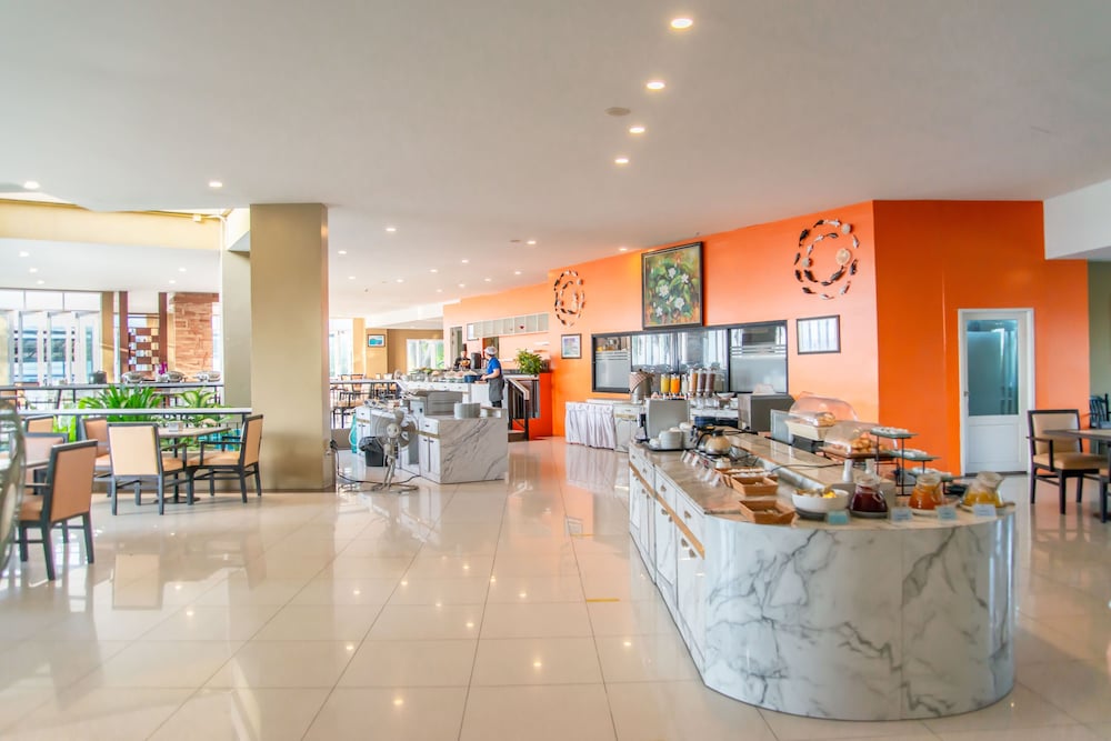 Royal Phala Cliff Beach Resort and Spa 10/50