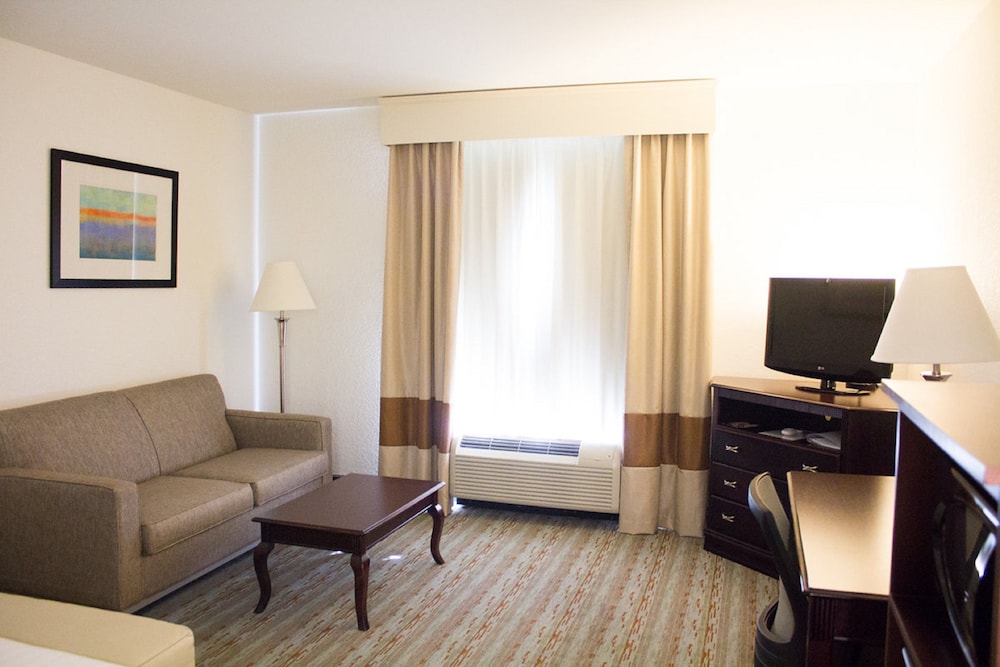 HOLIDAY INN EXPRESS WEST JEFFERSON 34/49