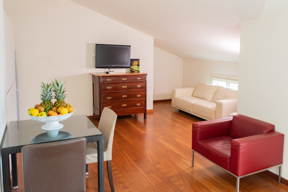 ALBERGO LA CASTELLANA 20/26