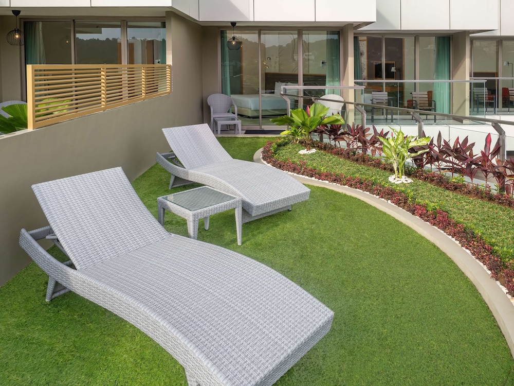 Radisson Golf And Convention Center Batam 72/74