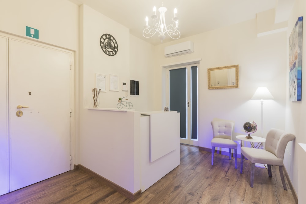 Trastevere Gallery Suites 9/23