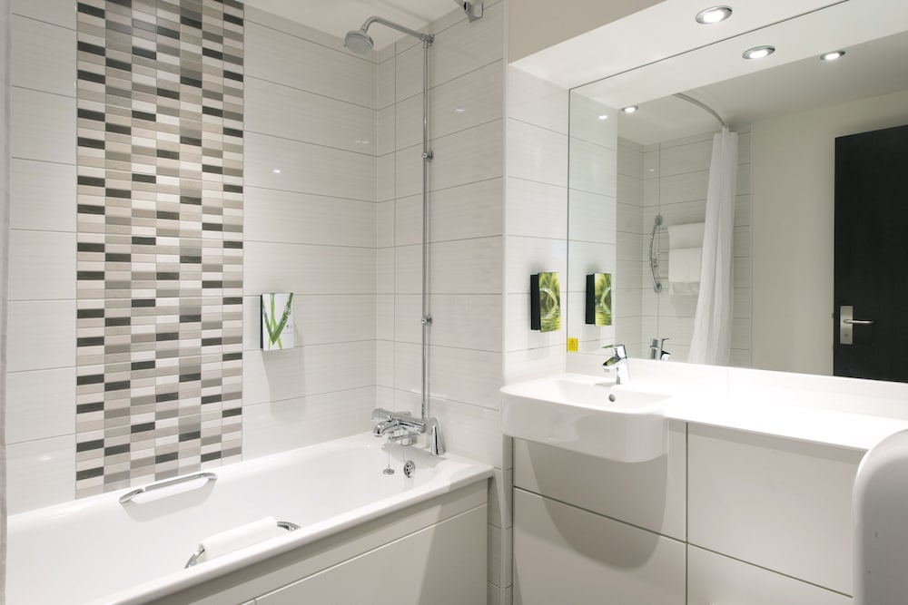 Premier Inn Bournemouth East Cliff hotel 38/38