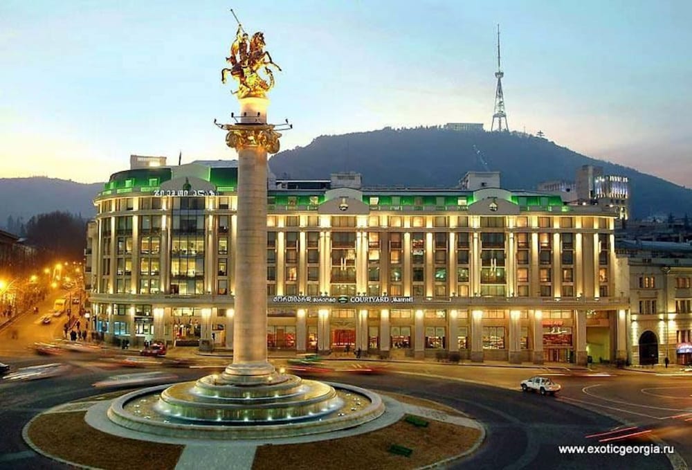 Qeroli Hotel photo1