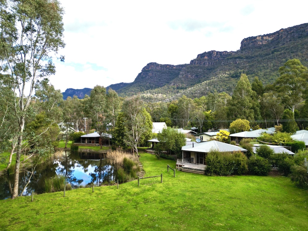GRAMPIANS CHALETS 36/50